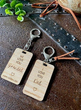 Load image into Gallery viewer, FATHER&#39;S DAY BAMBOO KEYTAGS
